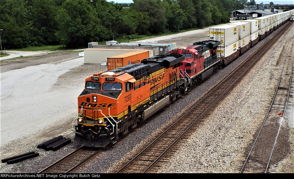 BNSF 7293 & FXE 4656